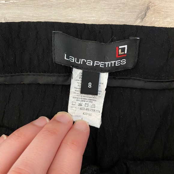 Laura Petites - Size 8 - Black capris with textured design - Picture 5 of 10
